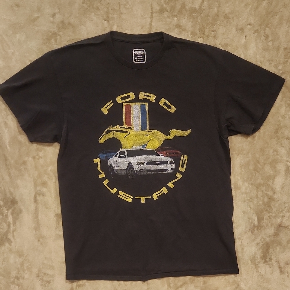 Ford Black Short-Sleeve Mustang Graphic Tee